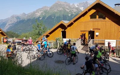 Fietshotel Alpe dHuez – wielercafes.nl (1) ingang Fietshotel Alpe dHuez - wielercafes.nl (1) ingang
